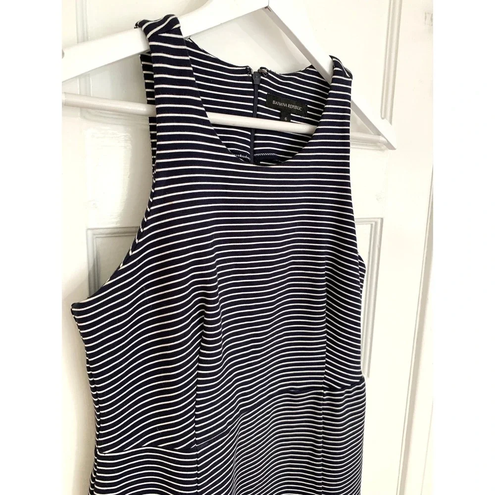 Banana Republic Sleeveless Ponte Sheath Dress Navy White Stripe Career Size 6